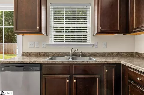 Kitchen - 415 Victory Ln, Moore, SC 29369 photo 3 of 3