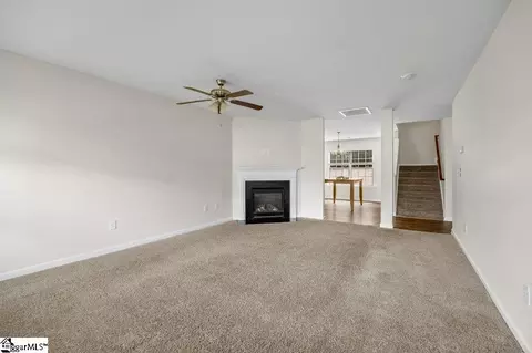 Living - 415 Victory Ln, Moore, SC 29369 photo 1 of 2