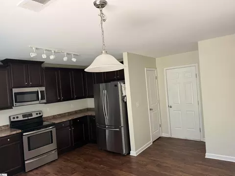 Kitchen - 415 Victory Ln, Moore, SC 29369 photo 2 of 2