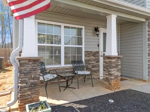 Exterior - 415 Victory Ln, Moore, SC 29369 photo 6 of 10