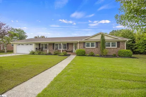 711 Confederate Cir, Taylors, SC 29687