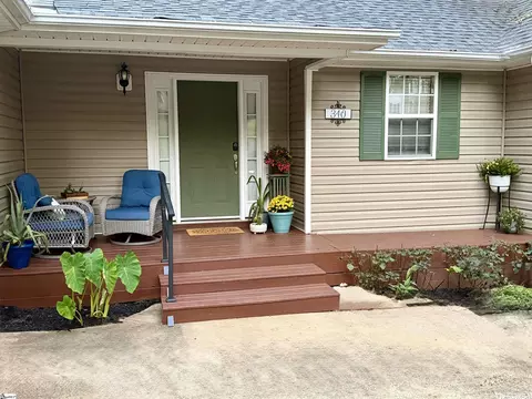 Exterior - 340 Camperdown Ct, Easley, SC 29642 photo 3 of 12