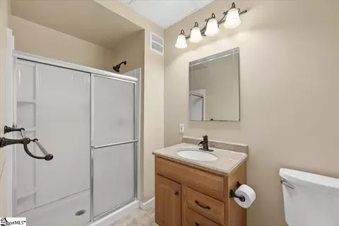 Bath - 340 Camperdown Ct, Easley, SC 29642 photo 5 of 5