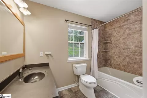 Bath - 340 Camperdown Ct, Easley, SC 29642 photo 4 of 5