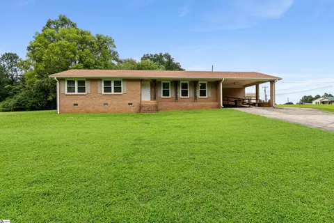 147 Cemetery Dr, Whitmire, SC 29178