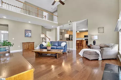 Living - 4 Collier Ln, Greer, SC 29650 photo 2 of 3