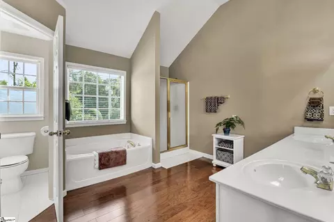 Bath - 4 Collier Ln, Greer, SC 29650 photo 3 of 4