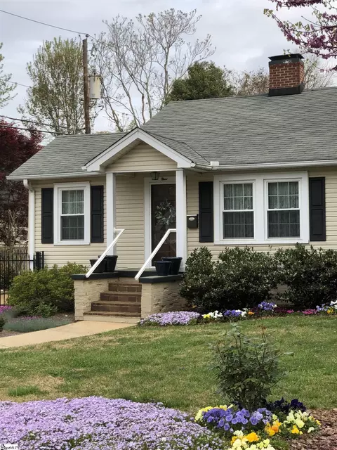 9 Kenwood Ln, Greenville, SC 29609