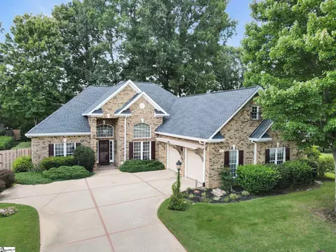 111 Clairewood Ct, Greenville, SC 29615