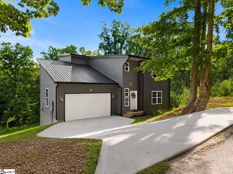 348 W Caroline St, Greenville, SC 29611