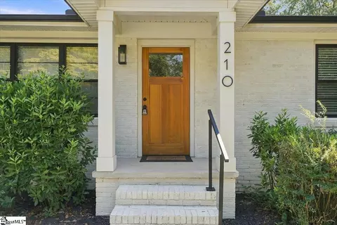 210 Woodfield Ave, Fountain Inn, SC 29644
