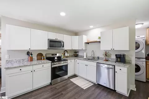 Kitchen - 105 G St, Williamston, SC 29697 photo 2 of 4