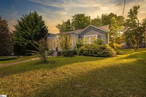 20 Michael Dr, Greenville, SC 29611