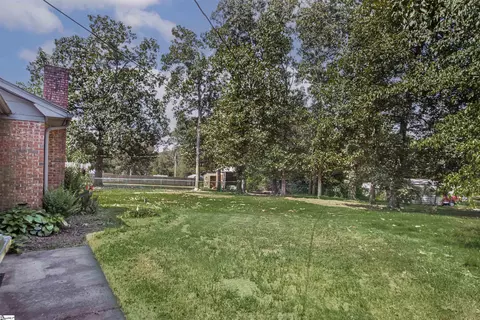 Exterior - 120 Pineview Dr, Easley, SC 29642 photo 3 of 4
