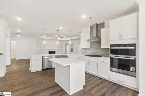 Kitchen - 133 Shale Dr, Central, SC 29630 photo 2 of 3