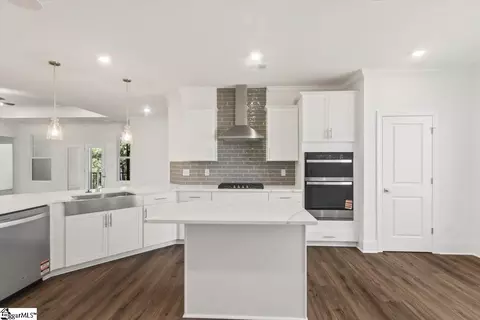 Kitchen - 133 Shale Dr, Central, SC 29630 photo 1 of 3