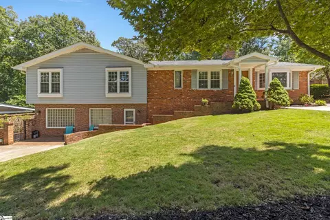 17 Zelma Dr, Greenville, SC 29617