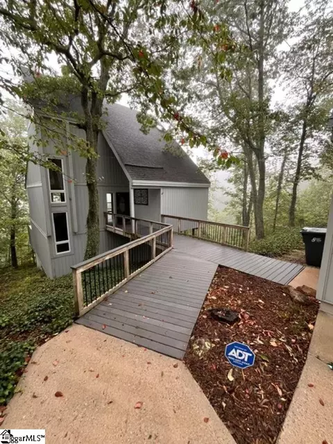 14 Persimmon Ln, Greenville, SC 29609