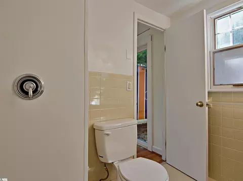 Bath - 102 Broad St, Clemson, SC 29631 photo 2 of 5