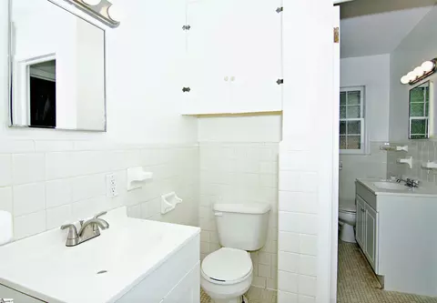 Bath - 102 Broad St, Clemson, SC 29631 photo 3 of 5