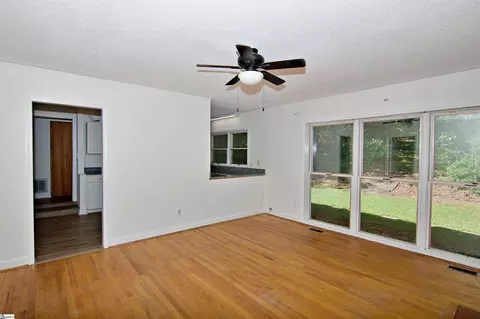 Living - 102 Broad St, Clemson, SC 29631 photo 2 of 3