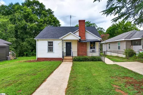 215 Crestone Dr, Greenville, SC 29611