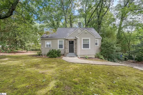 301 Brookwood Dr, Greenville, SC 29605