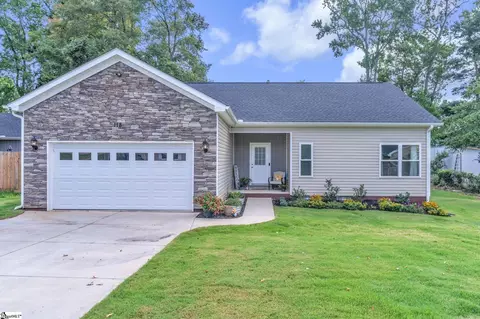 118 W Belvedere Rd, Greenville, SC 29605
