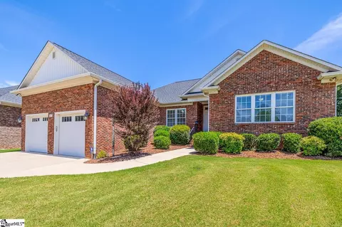 821 E Golden View Ln, Boiling Springs, SC 29316