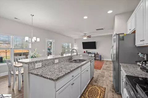 Kitchen - 113 Mcfarlin St, Easley, SC 29640 photo 2 of 3