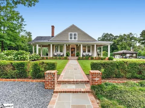 24 Highland Dr, Greenville, SC 29605