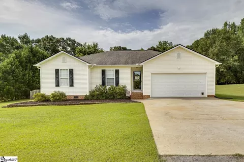 8 Shady Pines Ct, Fountain Inn, SC 29644