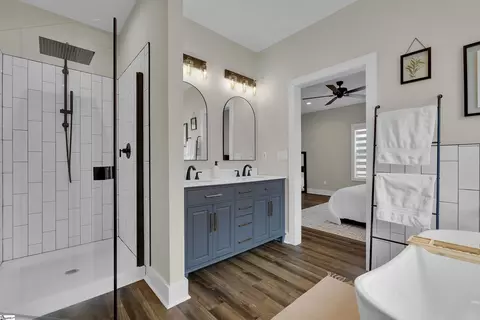 Bath - 1817 Welcome Rd, Williamston, SC 29697 photo 1 of 3