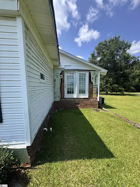 891 Charlottes Rd, Clinton, SC 29325 photo 9