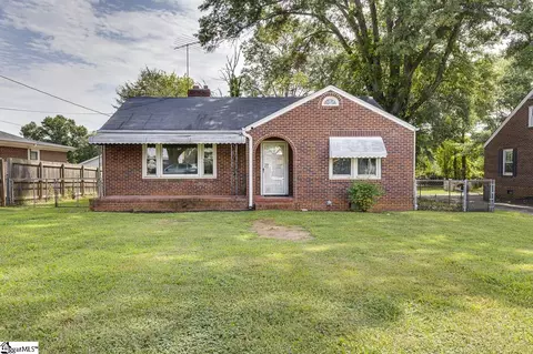 15 Dargan St, Greenville, SC 29611