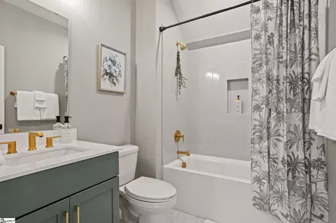 Bath - 303 Eagle Mill Ln, Greer, SC 29651 photo 4 of 4