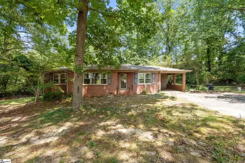 1290 Groce Meadow Rd, Taylors, SC 29687