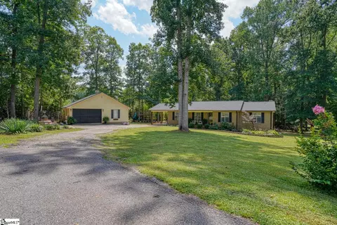 6425 Greenfield Dr, Spartanburg, SC 29303