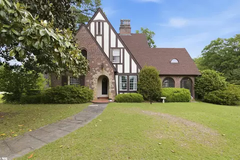 511 E Cambridge Ave, Greenwood, SC 29646
