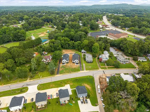 View/Area - 204 Liberty Dr, Easley, SC 29640 photo 2 of 5