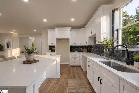 Kitchen - 204 Liberty Dr, Easley, SC 29640 photo 4 of 5