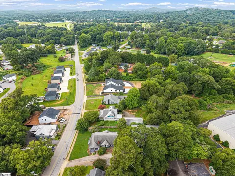View/Area - 204 Liberty Dr, Easley, SC 29640 photo 3 of 5