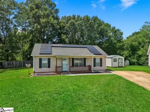326 Blue Bonnet Dr, Spartanburg, SC 29303