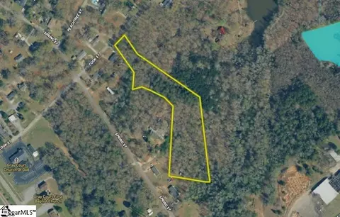 220 Cook St, Gray Court, SC 29645