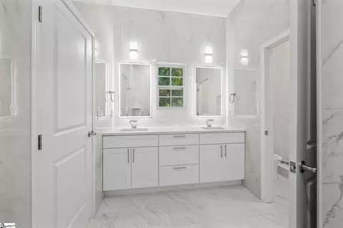 Bath - 110 Alder Ct, Liberty, SC 29657 photo 4 of 6