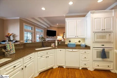 Kitchen - 106 Carson Ct, Easley, SC 29642 photo 2 of 5