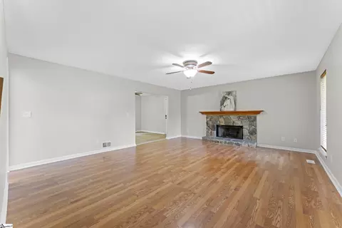 Living - 212 Gray Dr, Williamston, SC 29697 photo 4 of 6