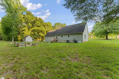 Exterior - 212 Gray Dr, Williamston, SC 29697 photo 4 of 5