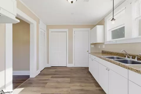 Entry Way - 7604 252 Hwy, Honea Path, SC 29654 photo 2 of 3