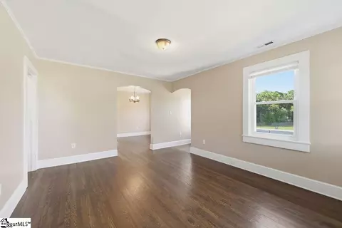 Living - 7604 252 Hwy, Honea Path, SC 29654 photo 2 of 5